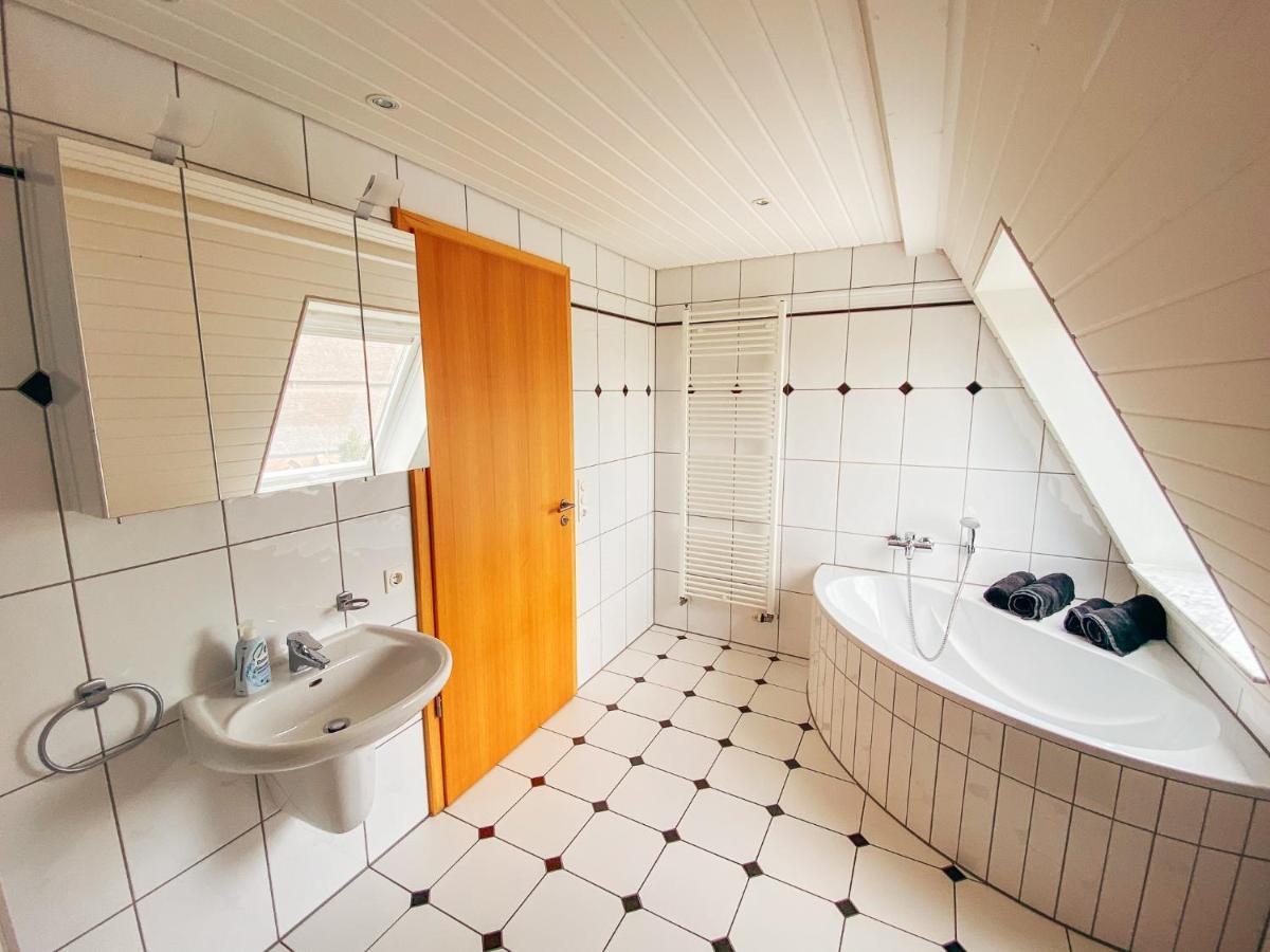 Rheinloft 3 - Grosse Giebelwohnung Mit Dachterrassen An Der Rheinpromenade إميريش المظهر الخارجي الصورة