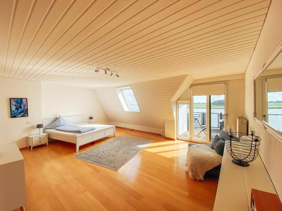 Rheinloft 3 - Grosse Giebelwohnung Mit Dachterrassen An Der Rheinpromenade إميريش المظهر الخارجي الصورة