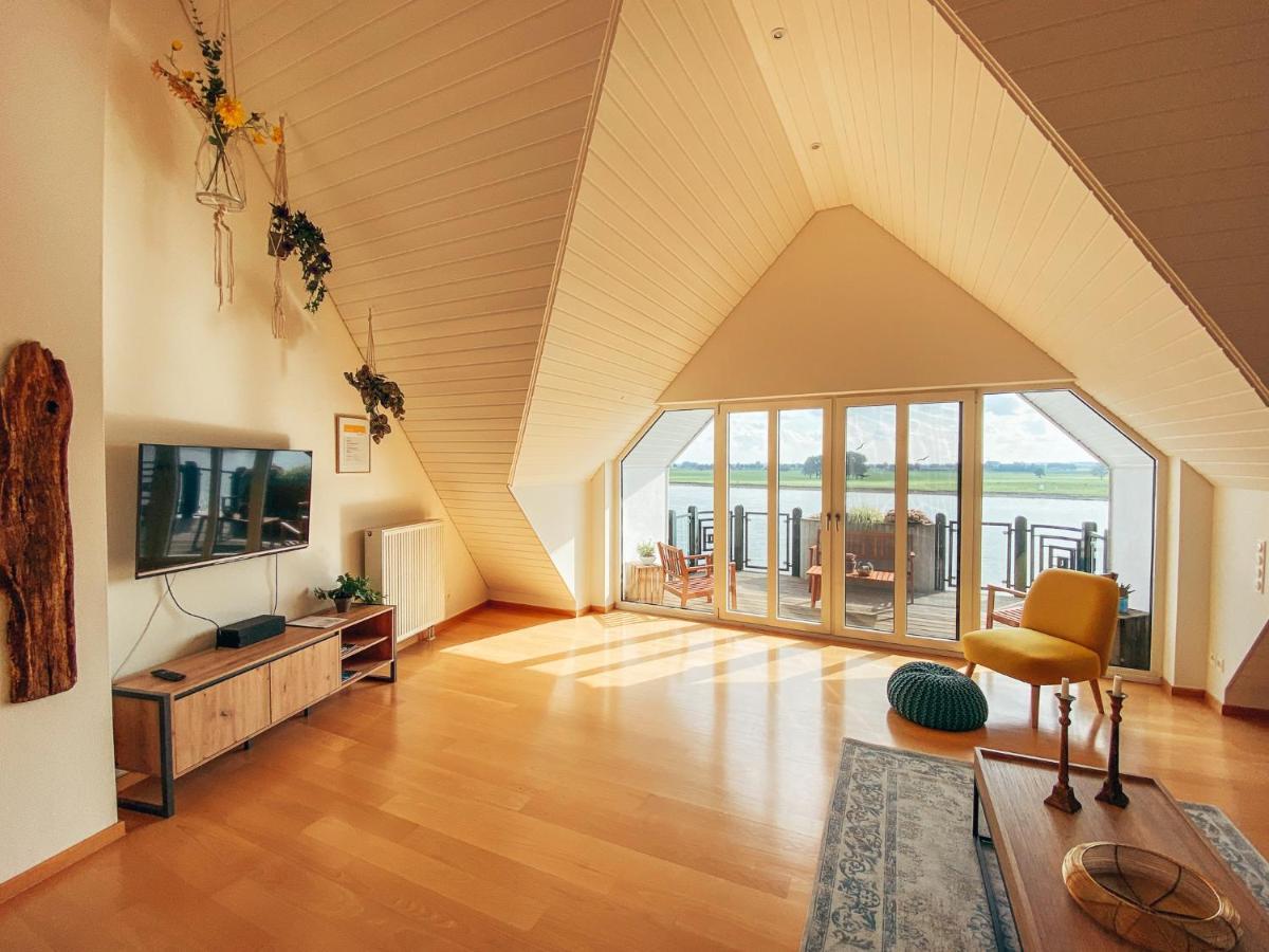 Rheinloft 3 - Grosse Giebelwohnung Mit Dachterrassen An Der Rheinpromenade إميريش المظهر الخارجي الصورة